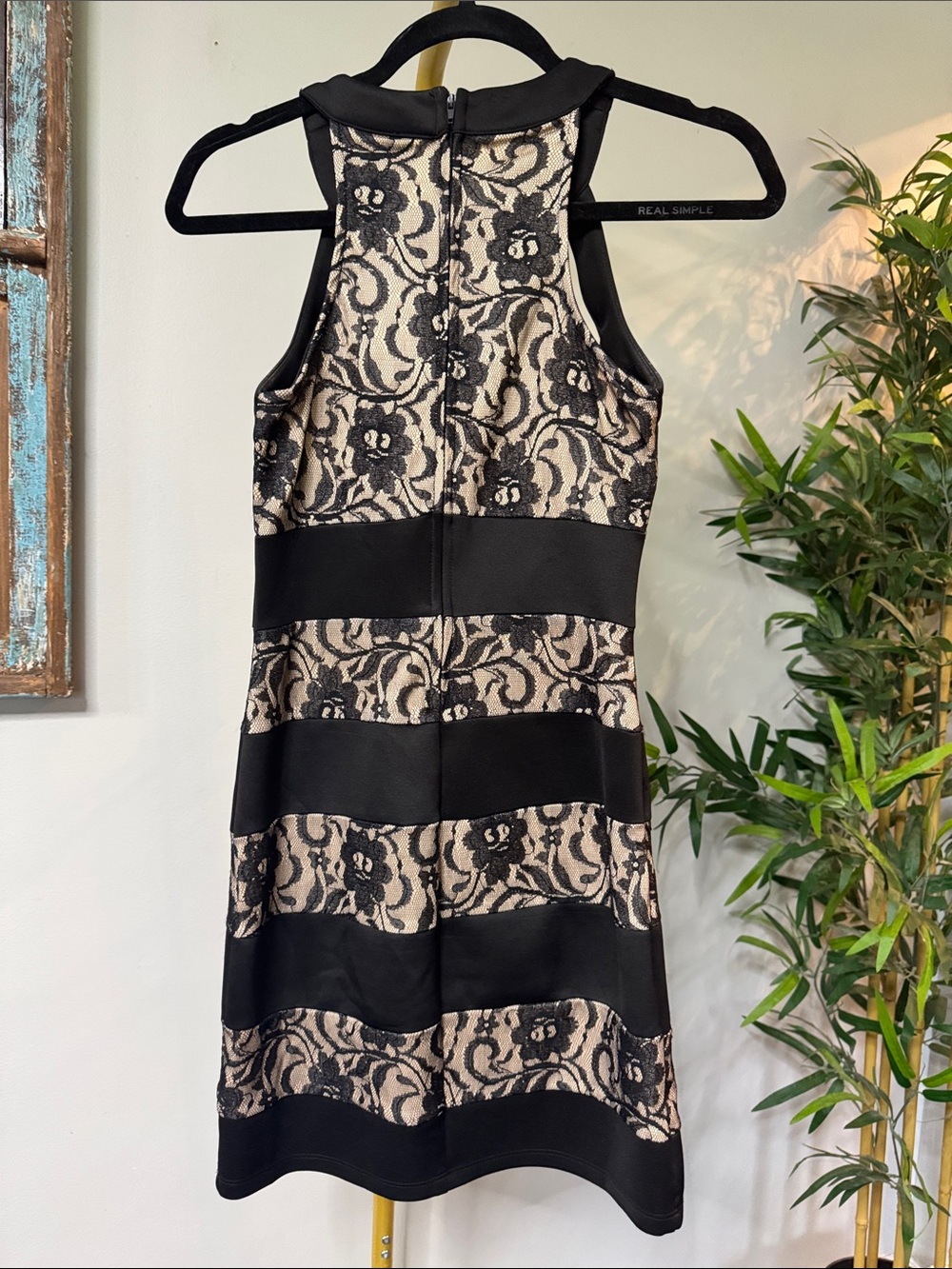 Trixxi Black and Beige Lace Striped Halter Mini Dress EUC 3 - Picture 6 of 11